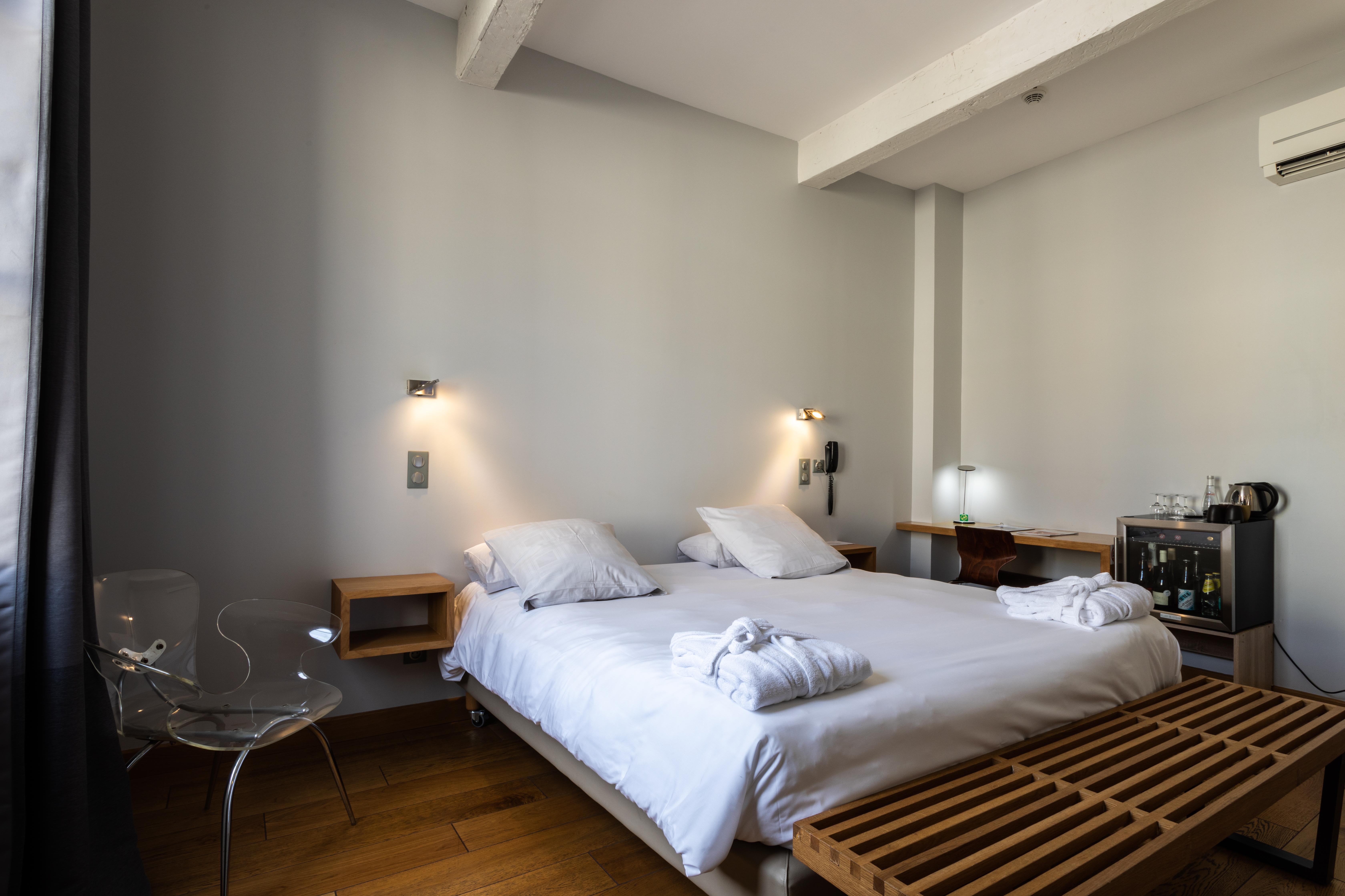 Boutique Hotel Entraigues Uzes Exterior photo