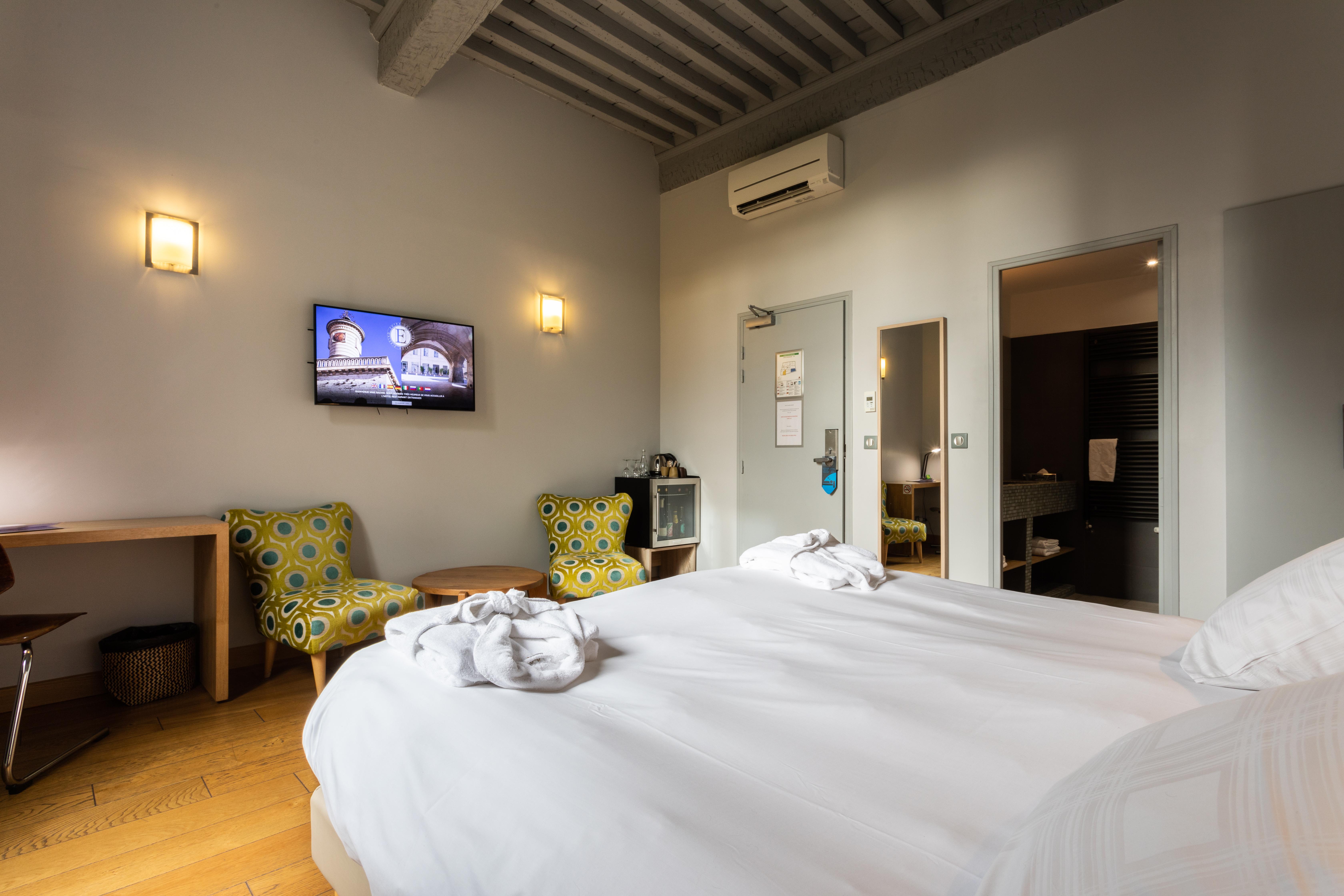 Boutique Hotel Entraigues Uzes Exterior photo
