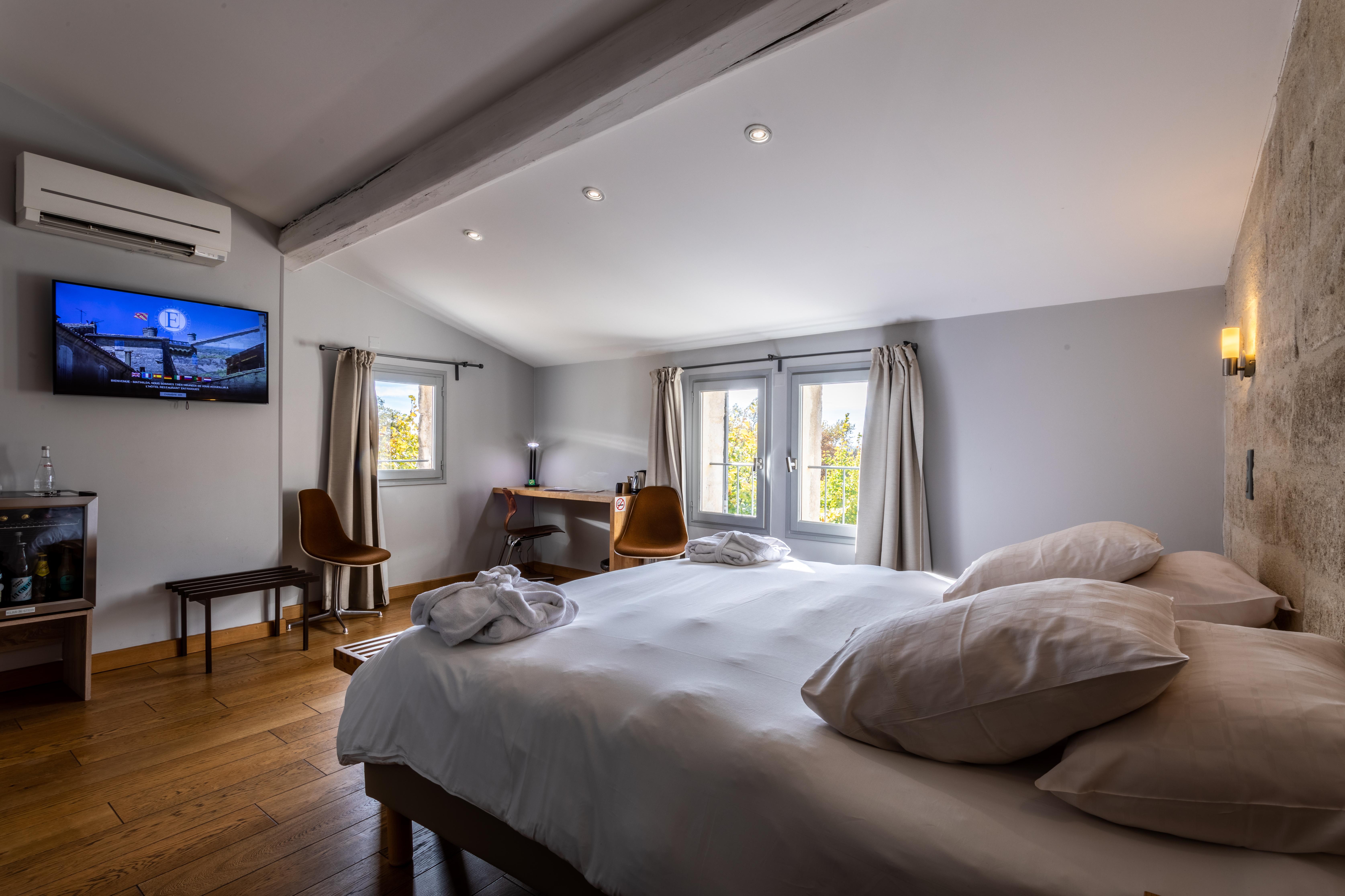 Boutique Hotel Entraigues Uzes Exterior photo
